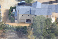 PEOPLE - Das Sicherheitsaufkommen in der Kardashian Villa wurde aufgestockt