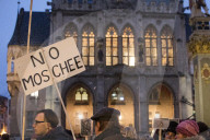 NEWS - Erfurt: Demo für und gegen die AfD 