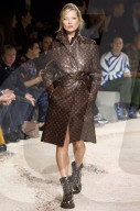 PEOPLE - Paris Männermode: Kate Moss und Naomi Campbell laufen für Louis Vuitton