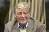 PEOPLE - Peter Mayle ist im Alter von 78 Jahren gestorben