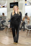 PEOPLE - Chloe Grace Moretz trägt goldige Schuhe am Sundance Festival