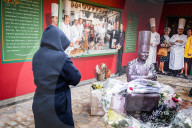 PEOPLE - Blumen für den verstorbenen Paul Bocuse