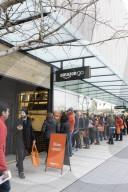 NEWS - Seattle: Anstehen bei der LadenerÃ¶ffnung von 'Amazon Go' 