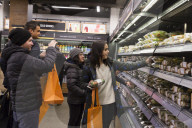 NEWS - Seattle: Anstehen bei der LadenerÃ¶ffnung von 'Amazon Go' 