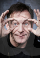 PORTRAIT - Jason Isaacs 