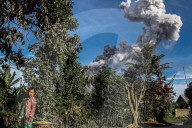 NEWS - Sinabung Vulkan auf Sumatra raucht wieder