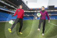 Sarah Meier, Fabian Sch�r Fabian Sch�r, Fussballer im Training mit Einkunstl�uferin Sarah Meier 2013