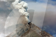 NEWS - Philippinen: Vulkan Mayon spuckt Lava und Asche
