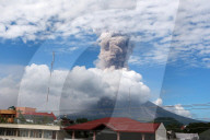 NEWS - Philippinen: Vulkan Mayon spuckt Lava und Asche