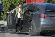 PEOPLE - Mila Kunis ohne Make-up unterwegs