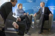 NEWS - WEF: Angela Merkel in Davos