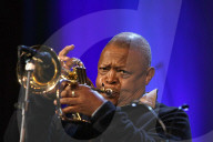 PEOPLE - Hugh Masekela ist im Alter von 78 Jahren gestorben