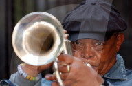 PEOPLE - Hugh Masekela ist im Alter von 78 Jahren gestorben