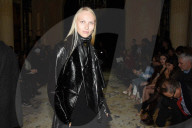 PEOPLE - Promis an der Paris Fashion Week