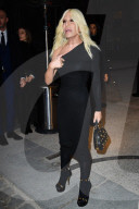 PEOPLE - Promis an der Paris Fashion Week
