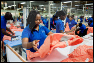REPORTAGE - Kenia: Kleiderfabrik Hela in Nairobi