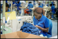 REPORTAGE - Kenia: Kleiderfabrik Hela in Nairobi