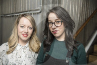 STUDIO -  Rosie und Nicola Dempsey AKA Flo & Joan