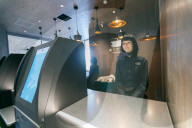 FEATURE - Von Robotern betrieben: Das Hotel Ginza Tokio