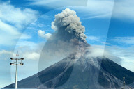 NEWS - Philippinen: Vulkan Mayon spuckt Lava und Asche