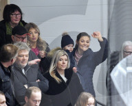 PEOPLE - Prinz Daniel spielt Eishockey im Beisein von Prinzessin Victoria und den Kindern