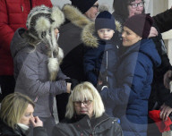PEOPLE - Prinz Daniel spielt Eishockey im Beisein von Prinzessin Victoria und den Kindern
