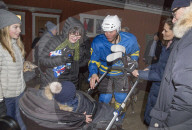 PEOPLE - Prinz Daniel spielt Eishockey im Beisein von Prinzessin Victoria und den Kindern