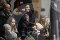 PEOPLE - Prinz Daniel spielt Eishockey im Beisein von Prinzessin Victoria und den Kindern