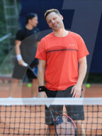 SKIFAHRER VS. HOCKEYSPIELER TENNIS DOPPEL 2015. 