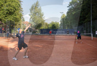 SKIFAHRER VS. HOCKEYSPIELER TENNIS DOPPEL 2015. 