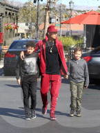 EXKLUSIV - Daddy on Duty: Jeremy Meeks mit den Kids in Calabasas unterwegs