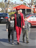 EXKLUSIV - Daddy on Duty: Jeremy Meeks mit den Kids in Calabasas unterwegs
