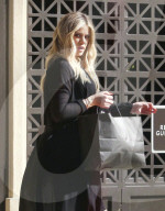 EXKLUSIV - Khloe Kardashian lässt sich beim Coiffeur verwöhnen
