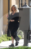 EXKLUSIV - Khloe Kardashian lässt sich beim Coiffeur verwöhnen