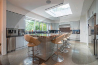 PEOPLE - So schön wohnt Chelsea Handler in Bel-Air