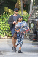 EXKLUSIV - Snooki bringt eine Ladung Dreckwäsche in die Reinigung