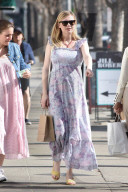 PEOPLE - Hochschwangere Kirsten Dunst holt sich Kaffee
