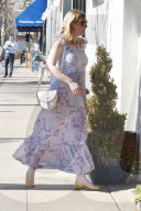 PEOPLE - Hochschwangere Kirsten Dunst holt sich Kaffee