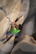 FEATURE - Corey Rich fortografiert Kletterer Alex Honnold in luftiger Höhe