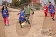 FEATURE - Kinder spielen Fussball