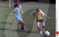 FEATURE - Kinder spielen Fussball