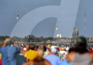 NEWS - Space X: Tausende Schaulustige wohnen dem Raketentart bei