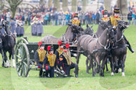 PEOPLE - London: 62 Salut-Schüsse zum Thron-Jubiläum von Königin Elizabeth