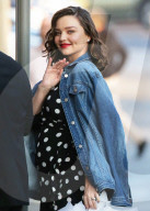 PEOPLE - Schwangere Miranda Kerr unterwegs zu Jimmy Kimmel