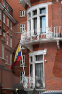 NEWS - Haftbefehl gegen Wikileaks-Gründer Julian Assange bleibt bestehen