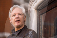 NEWS - Haftbefehl gegen Wikileaks-Gründer Julian Assange bleibt bestehen