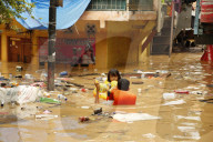 NEWS - Daurregen in Jakarta flutet ganze Städte