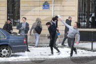 NEWS - Paris versinkt im Schnee