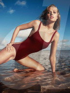 PEOPLE - 13 Topmodels für die 'Swim Team' Kampagne von Solid & Striped