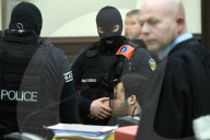 NEWS - Brüssel: Paris-Attentäter Salah Abdeslam steht am zweiten Verhandlungstag vor Gericht